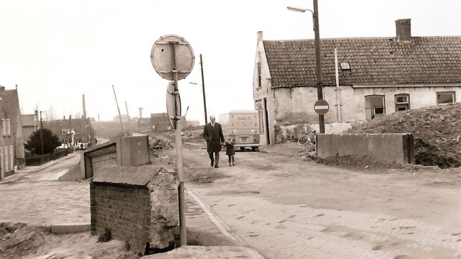 Afbraak Weverseinde Puttershoek