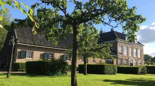 Museumdirecteur Dirk Jan List zet tuin open