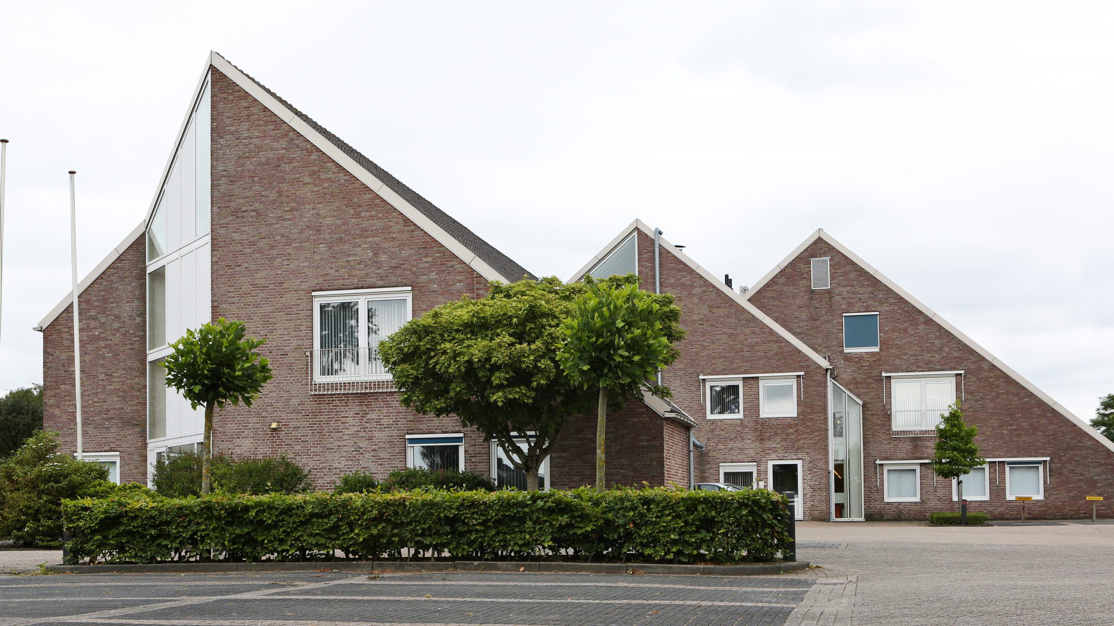Verbouwing voormalig gemeentehuis Numansdorp afgerond Omroep Hoeksche Waard