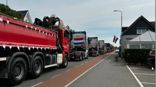Start Hoeksche Waardse Truckersrit 2024 live te zien