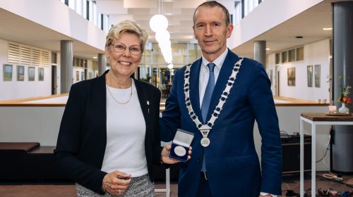 Zilveren erepenning voor oud-wethouder Joanne Blaak-van de Lagemaat