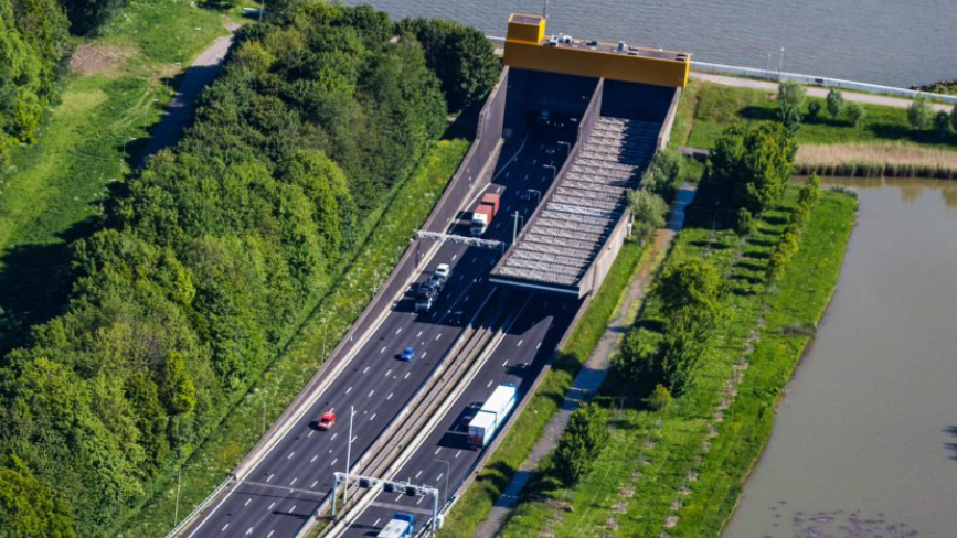 Heinenoordtunnel in beide richtingen weer open na stroomstoring