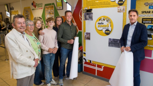 Jumbo Van der Hoek viert 100-jarig bestaan met herinneringsbord