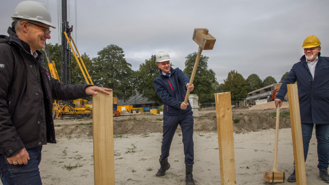 Bouw van 72 huurappartementen gestart op locatievoormalig verzorgingshuis ’t Huys te Hoecke