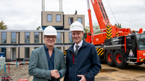 Eerste tijdelijke woningen geplaatst op plek voormalige Lindenhoeve Oud-Beijerland