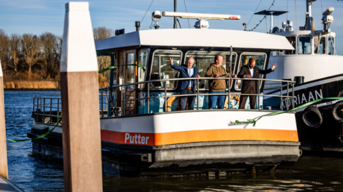 Veerhaven Puttershoek feestelijk geopend
