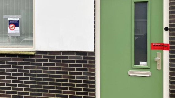 Burgemeester sluit pand Numansdorp na vondst hennepkwekerij