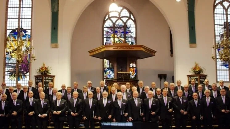 Christelijk Hoekschewaards Mannenkoor viert 45-jarig jubileum en zoekt extra zangers